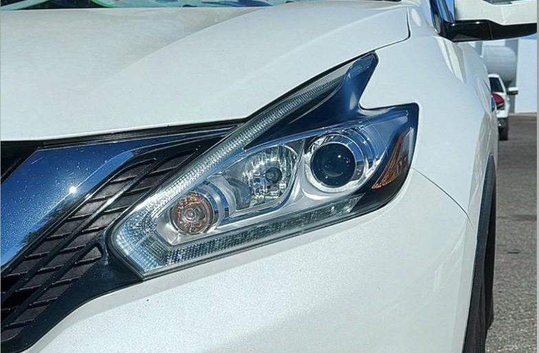 Nissan Rogue headlight after restoration